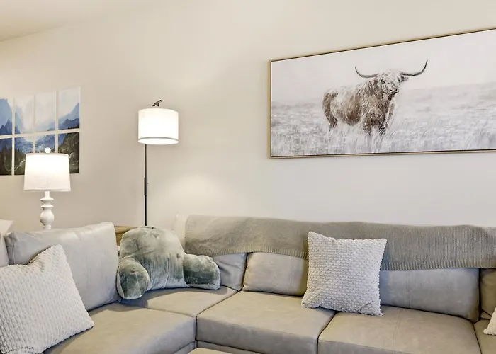 Holiday home Mountain Waterfall-view Retreat, Walk To Dining Overgaard